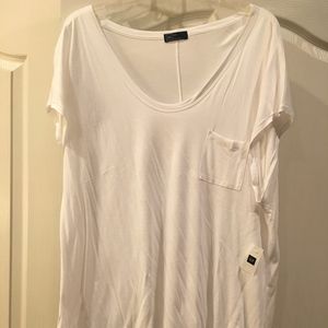 Cap sleeve pocket tee